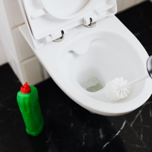 Budget vs Premium Commercial Toilet Cleaners — What Actually Works Better?